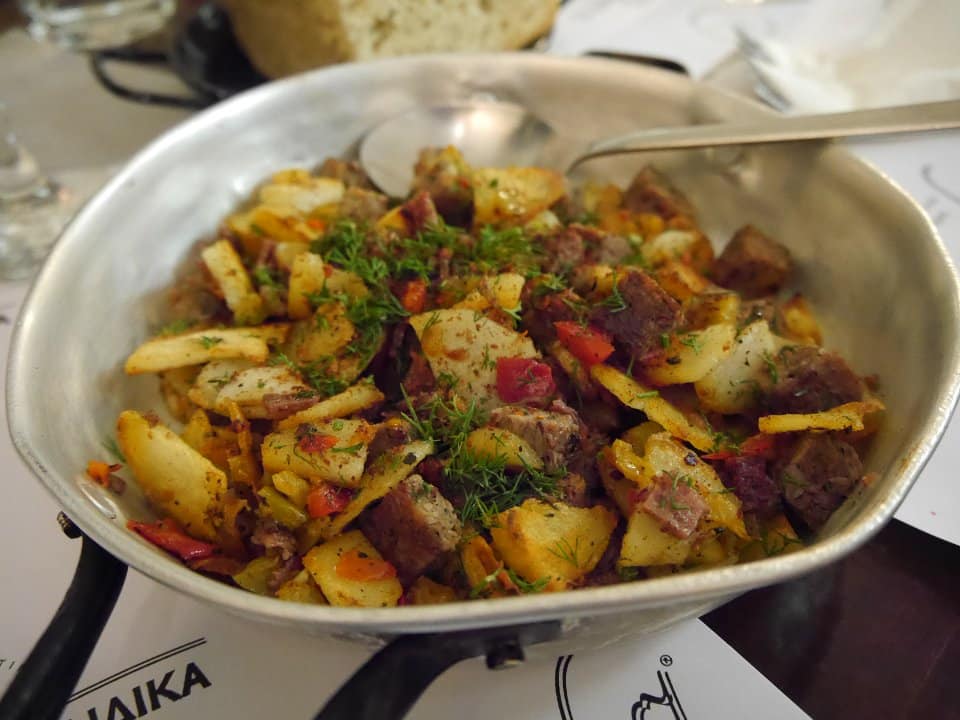 Traditionnellement Grecque: Kavurmas me patates - karamanlidika.gr. Photo: food-time.com